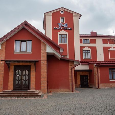 T&S Apart-Hotel Chernivtsi Ngoại thất bức ảnh